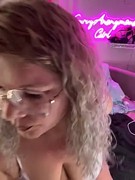 CurvyAnonymousGirl89 online show from 28, 10, 2025