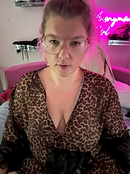 CurvyAnonymousGirl89 online show from 15, 11, 2025