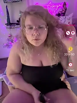 Snapshot of CurvyAnonymousGirl89 chatting on 10, 5, 2026 CurvyAnonymousGirl89 online show from 10, 5, 2026