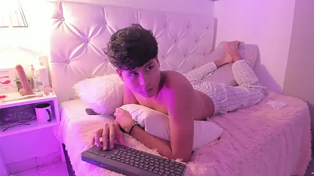 Snapshot of RaidenBoy1 chatting on 25, 1, 2025 RaidenBoy1 online show from 25, 1, 2025