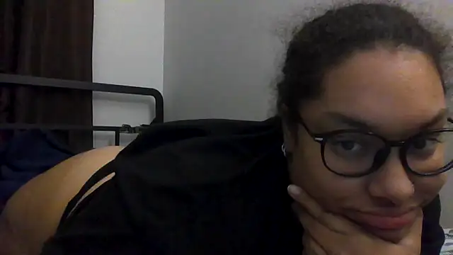 Snapshot of ariadxxx chatting on 19, 12, 2024 ariadxxx online show from 19, 12, 2024
