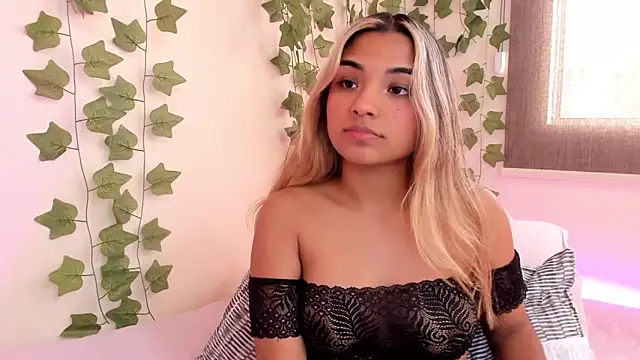 Snapshot of Annebull_ chatting on 9, 1, 2025 Annebull online show from 9, 1, 2025