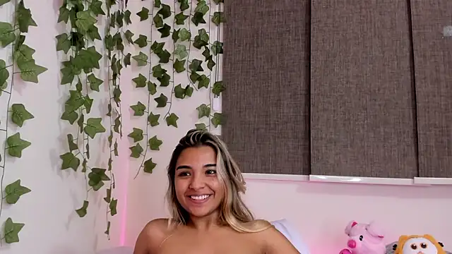 Snapshot of Annebull_ chatting on 10, 1, 2025 Annebull online show from 10, 1, 2025