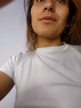 varenkaivanova 22 online show from 8, 1, 2025