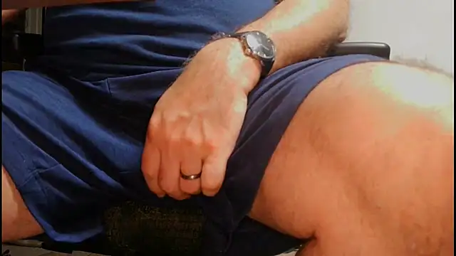 Snapshot of thickdaddy59 chatting on 10, 6, 2026 thickdaddy59 online show from 10, 6, 2026