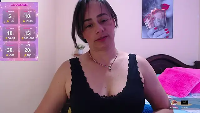 Snapshot of sara_florez1 chatting on 7, 11, 2025 sara florez1 online show from 7, 11, 2025