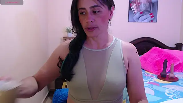 Snapshot of sara_florez1 chatting on 4, 11, 2025 sara florez1 online show from 4, 11, 2025