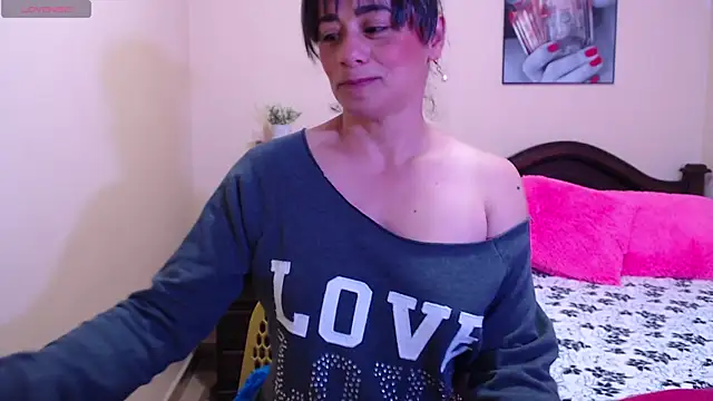 Snapshot of sara_florez1 chatting on 30, 11, 2025 sara florez1 online show from 30, 11, 2025