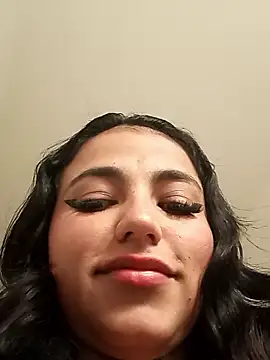 Naomy veracruz  online show from 18, 11, 2025