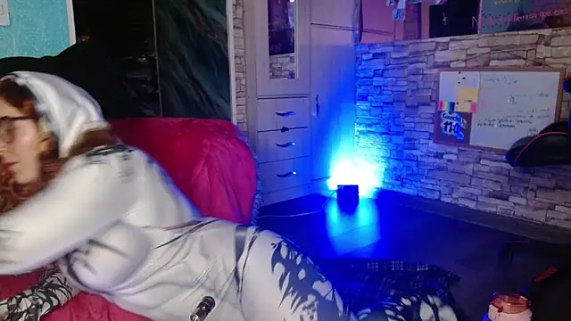 Snapshot of Meg4n_420 chatting on 15, 11, 2025 Meg4n 420 online show from 15, 11, 2025