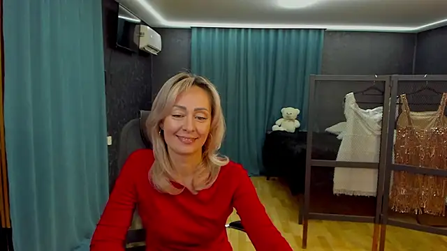 Julia Cherry  online show from 25, 10, 2025