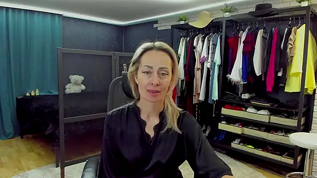 Julia Cherry  online show from 12, 3, 2026