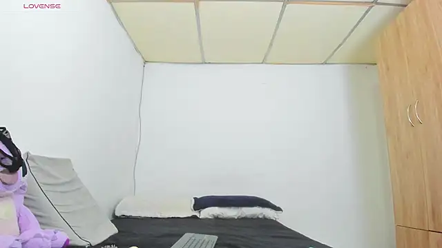 Hannah Baileyy online show from 25, 7, 2026