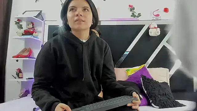 abby eemily online show from 2, 10, 2025