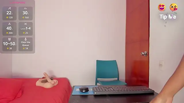 Zoey Donovan online show from 7, 11, 2025