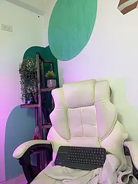 LollaByer online show from 11, 11, 2025