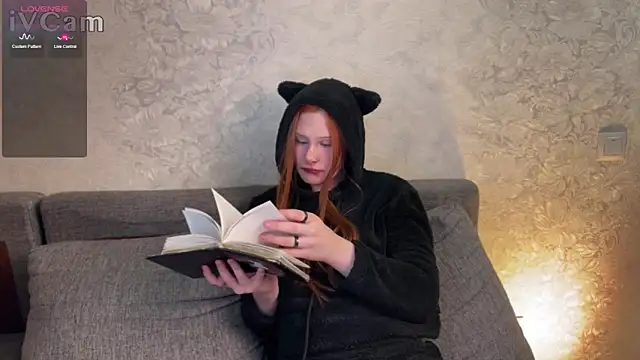 Snapshot of Kleo_Godde chatting on 27, 2, 2025 Kleo Godde online show from 27, 2, 2025