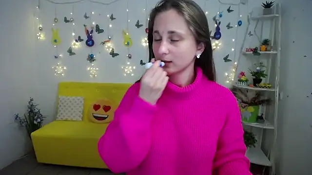 MichelLeee online show from 10, 4, 2026