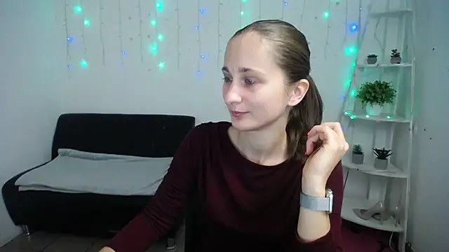 MichelLeee online show from 6, 11, 2025