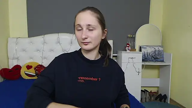 MichelLeee online show from 3, 12, 2025