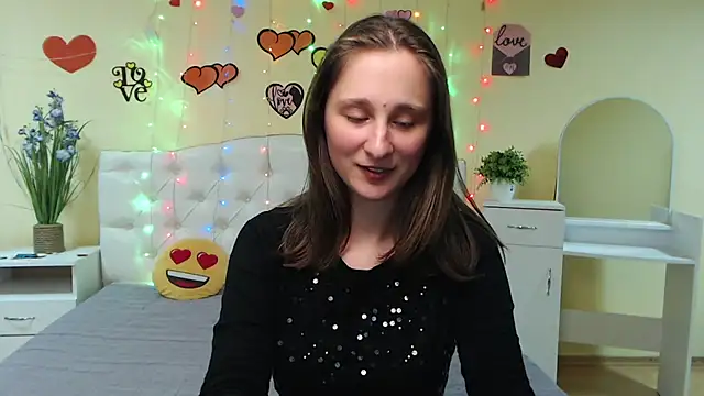 MichelLeee online show from 5, 3, 2025