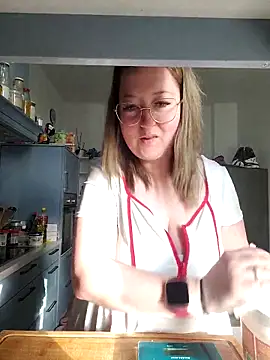 Lillyloo  online show from 10, 3, 2026