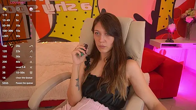 Snapshot of DreamyLinaa chatting on 5, 12, 2025 DreamyLinaa online show from 5, 12, 2025