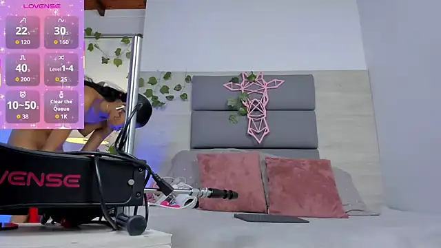 AshleyHill2 online show from 23, 11, 2025