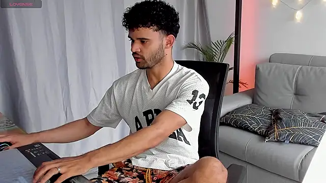 andrewChris  online show from 26, 2, 2025