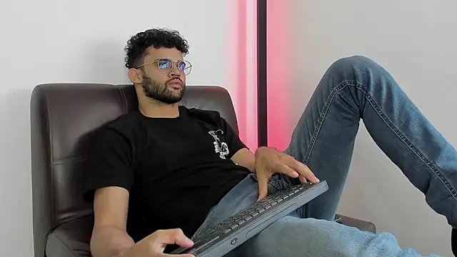 andrewChris  online show from 16, 9, 2025