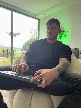 DimitriSullivan  online show from 18, 11, 2025