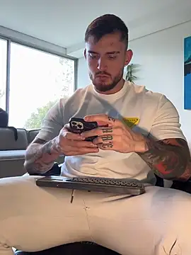 DimitriSullivan  online show from 13, 4, 2026