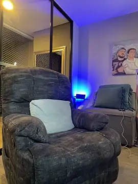 DimitriSullivan  online show from 23, 2, 2025