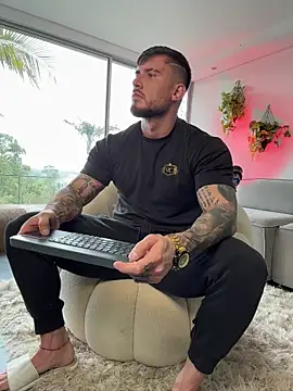 DimitriSullivan  online show from 4, 12, 2025