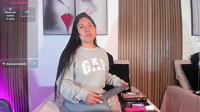 Ella Rousse online show from 8, 10, 2025