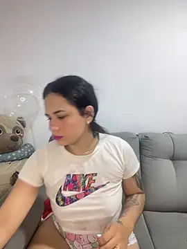 Leyna Kenet online show from 6, 12, 2024