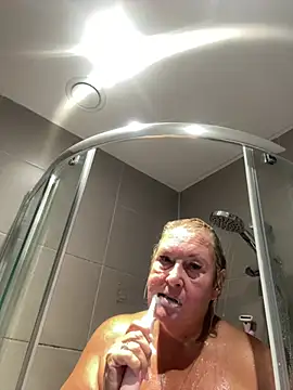 MoistCurveyChanel online show from 10, 7, 2026