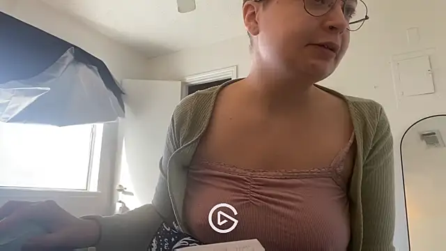 livcutebaby online show from 20, 12, 2024