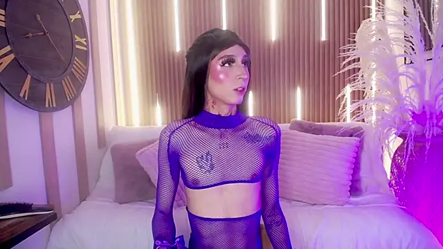 Aniie Doll online show from 7, 11, 2025