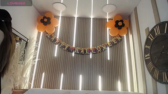 Aniie Doll online show from 15, 10, 2025