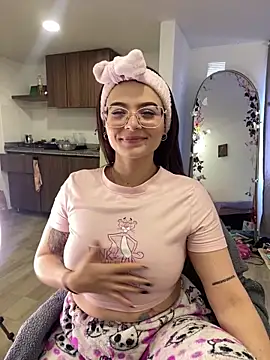 Valery hilthon online show from 19, 4, 2026