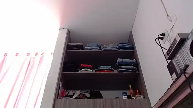 nicolle milf1978 online show from 26, 2, 2026