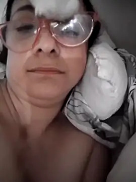 nicolle milf1978 online show from 18, 4, 2026