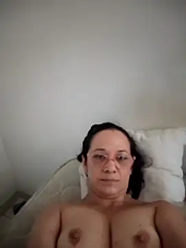 Snapshot of nicolle_milf1978 chatting on 3, 5, 2026 nicolle milf1978 online show from 3, 5, 2026
