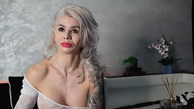 SquirtyFit Devil online show from 26, 2, 2025