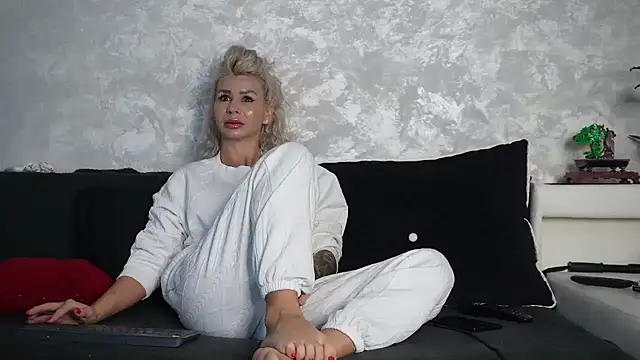 SquirtyFit Devil online show from 15, 11, 2025