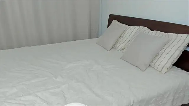 Snapshot of Xloe_Queen chatting on 25, 6, 2026 Xloe Queen online show from 25, 6, 2026