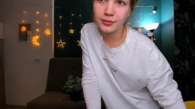 Snapshot of Xloe_Queen chatting on 25, 2, 2025 Xloe Queen online show from 25, 2, 2025