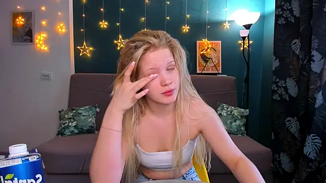 Snapshot of Xloe_Queen chatting on 22, 2, 2025 Xloe Queen online show from 22, 2, 2025