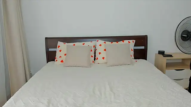 Snapshot of Xloe_Queen chatting on 11, 7, 2026 Xloe Queen online show from 11, 7, 2026